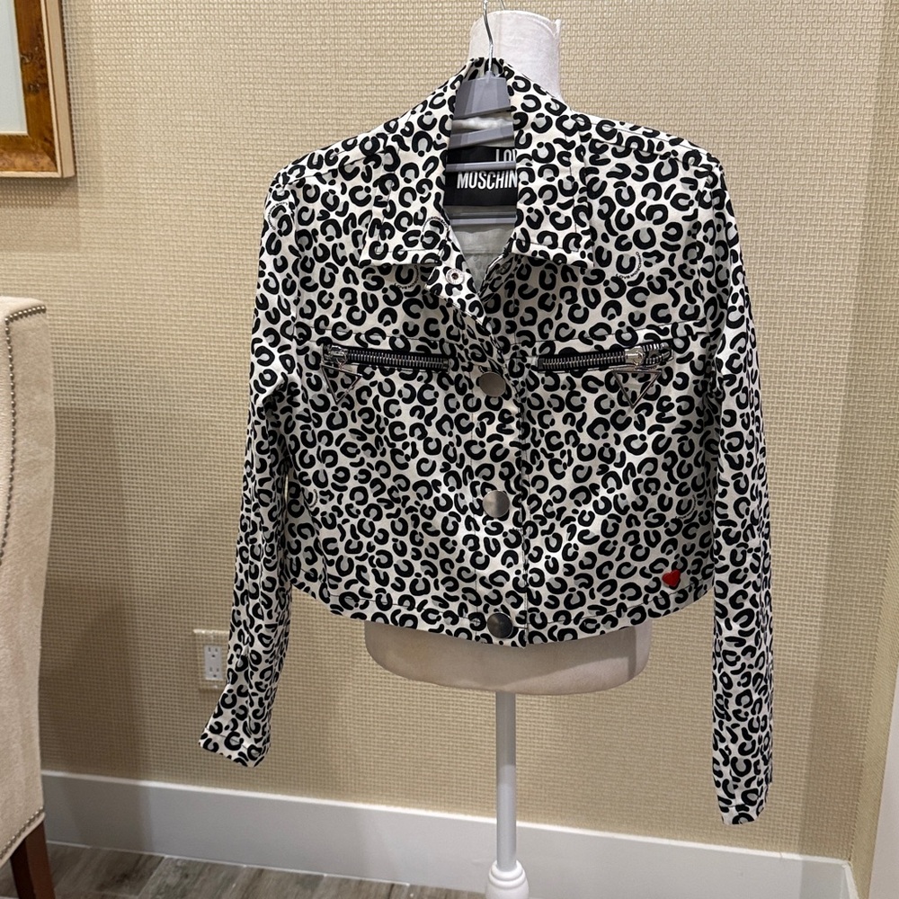 “Love Moschino” Stylish Black and White Leopard Print Jacket size 40 (USA 4)